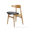 Moderna sedia Wegner CH33P